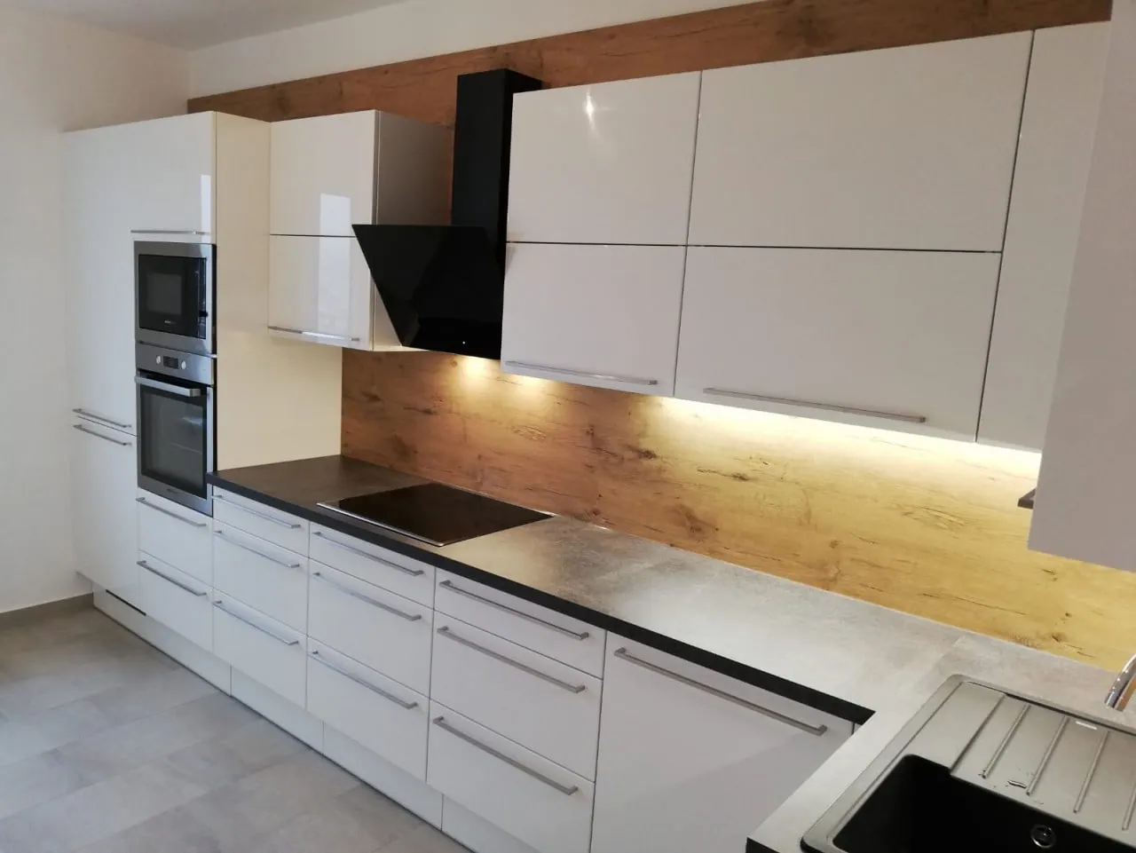 Modern, letisztult konyha